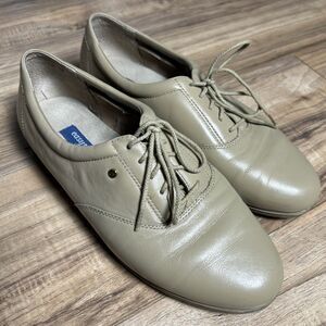 Easy Spirit Motion Anti Gravity Beige Leather Oxfords Lace Up Shoes Size 7